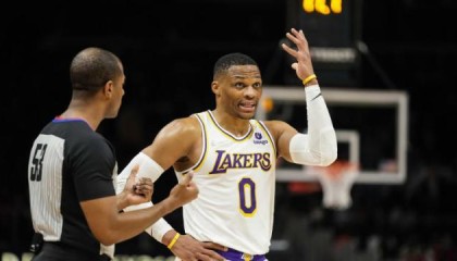 星空体育app-韦少将在训练营开始前离队？湖人交易补强尚未结束